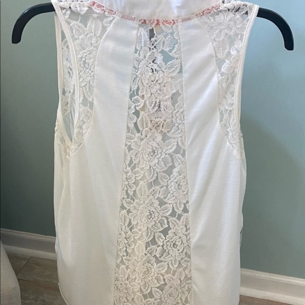 Sleeveless Blouse Beige Size Large NWT Lace Details Button Down By REWIND